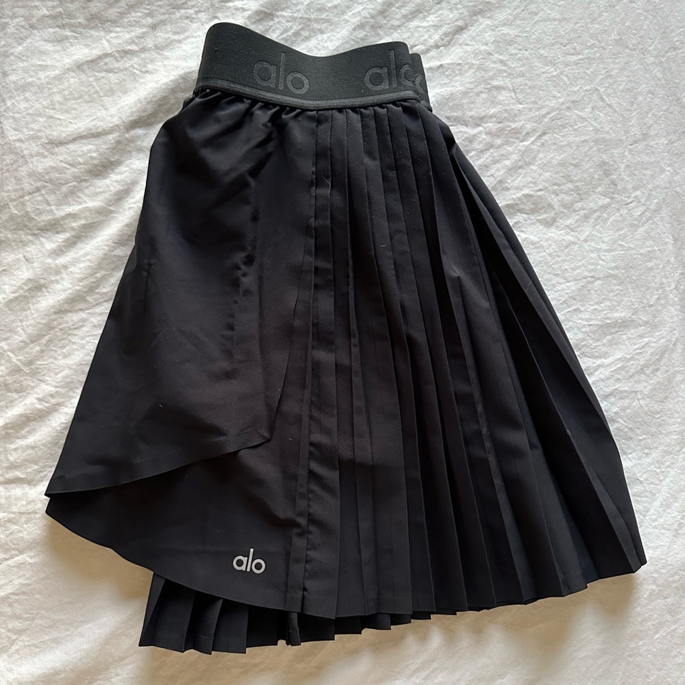 ALO Yoga Charcoal Pleated Skater Skirt